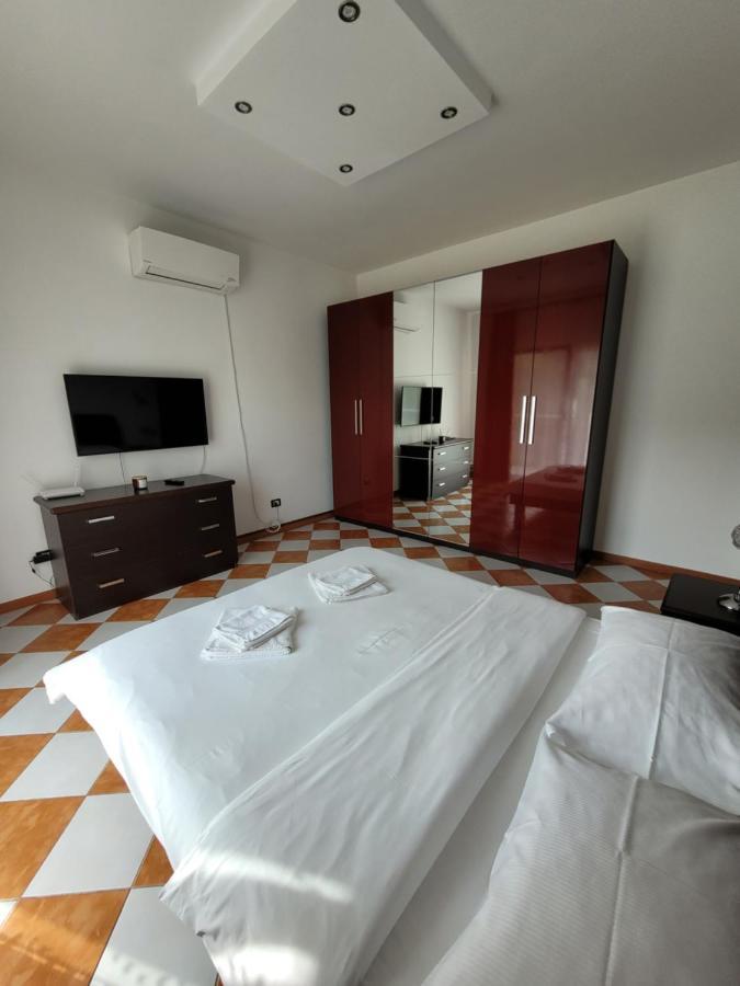 Casa Patryk Hotel Orşova Екстериор снимка