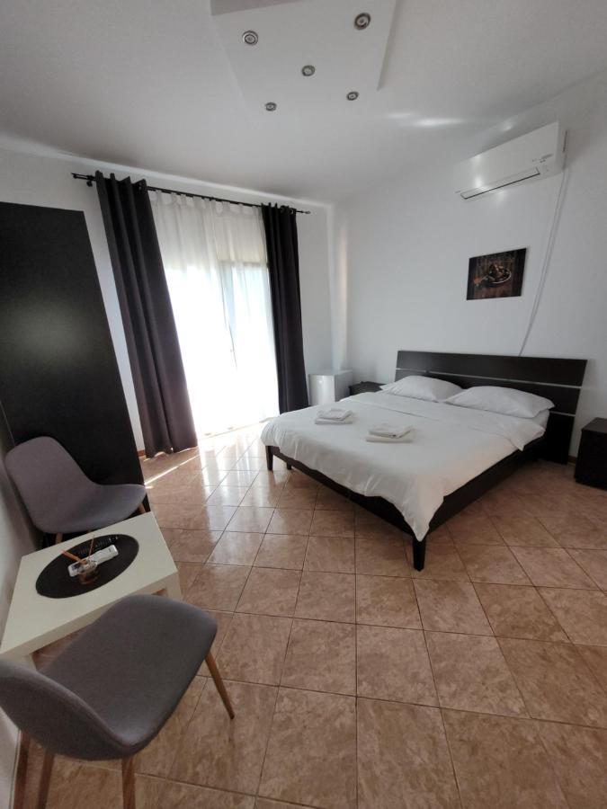 Casa Patryk Hotel Orşova Екстериор снимка